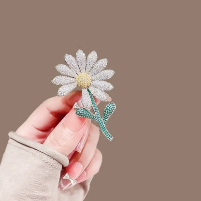 Daisy Brooch